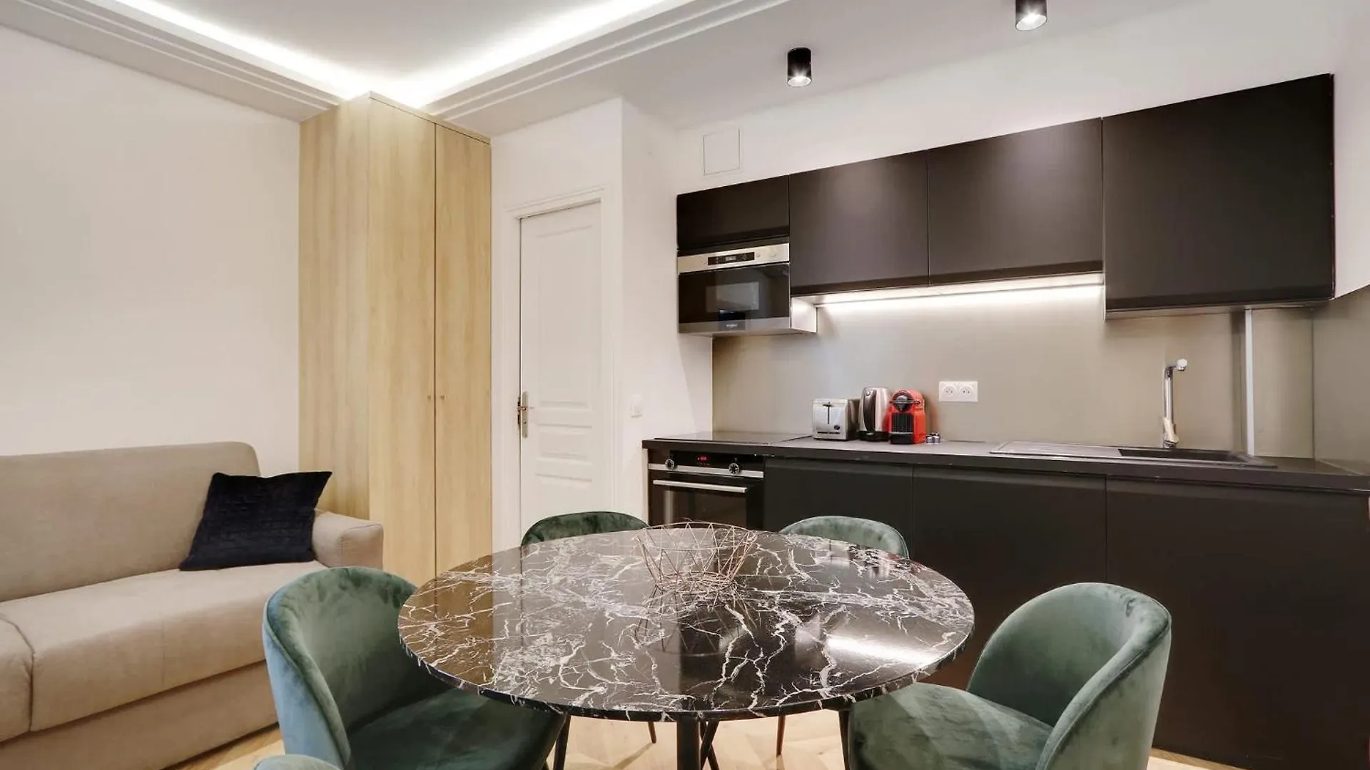 Apartment Spacious Appartement Au Coeur De Paris Fbmar2